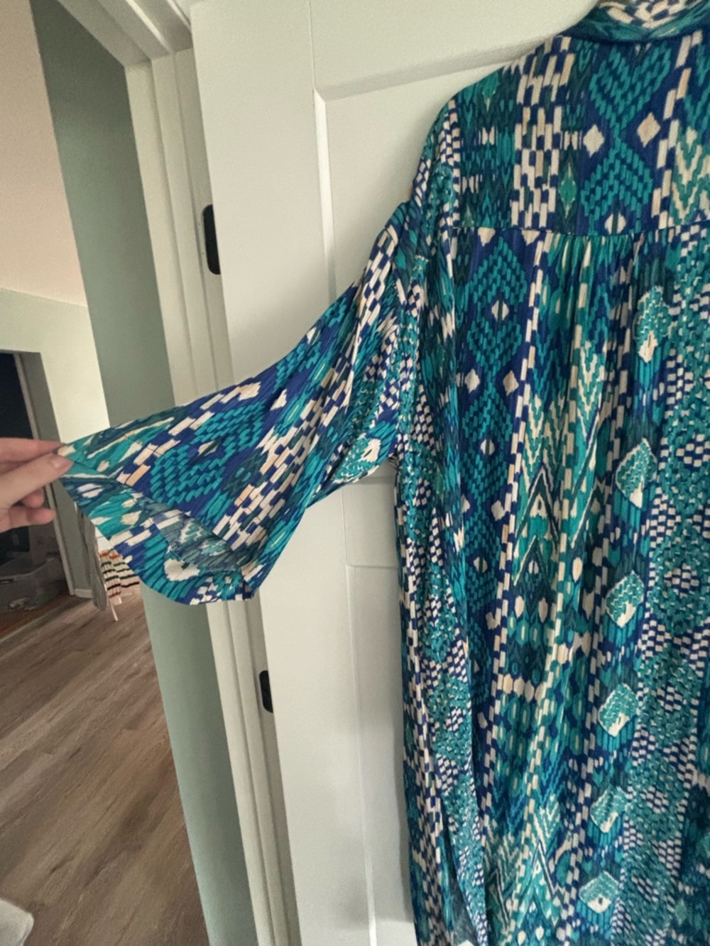 Evereve Teal, Blue & Cream Printed Layering Kimono - Picture 6 of 6